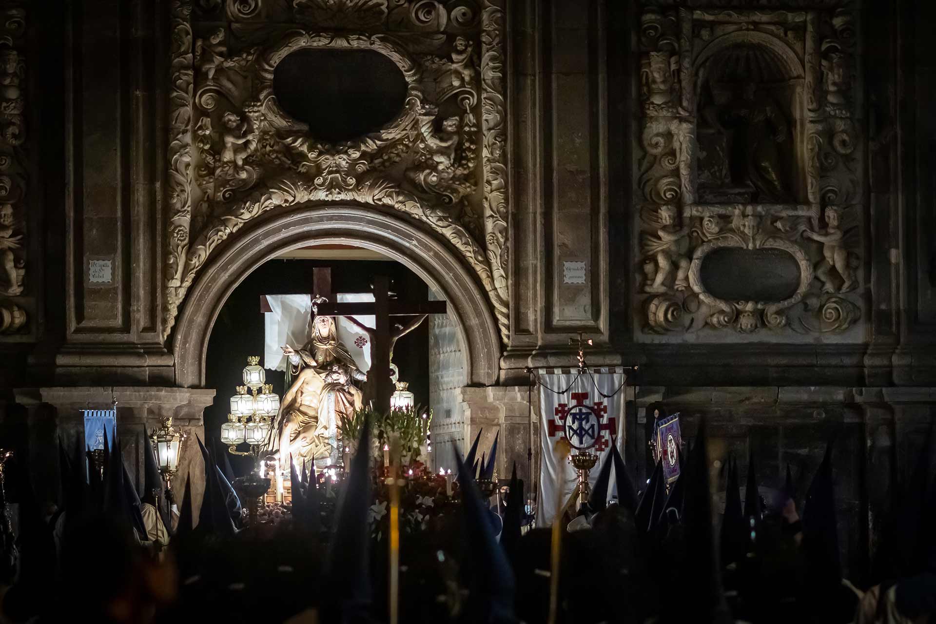 En este momento estás viendo Pregón 1998 – Dña. Luisa Fernanda Rudi